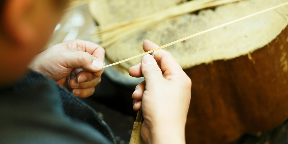 竹工芸の職人画像